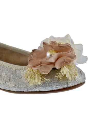 Guxs Bailarina Ceremonia con flores 2