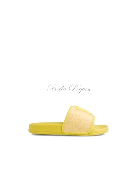 Sandalia Playa de Agatha Ruiz de la Prada en color amarillo y detalle estrella