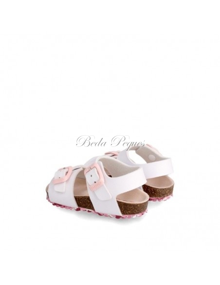 Sandalia Bio de Garvalín en piel blanco con hebilla rosa