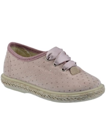 Zapato casual decorado con topitos en color rosa palo y...