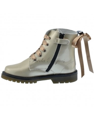 Bota Militar piel Charol Taupe con Cordones