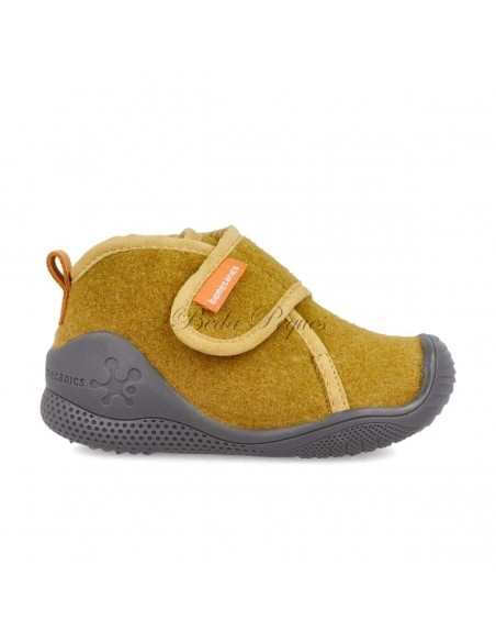 Biomecanics zapatilla casa velcro color Mostaza