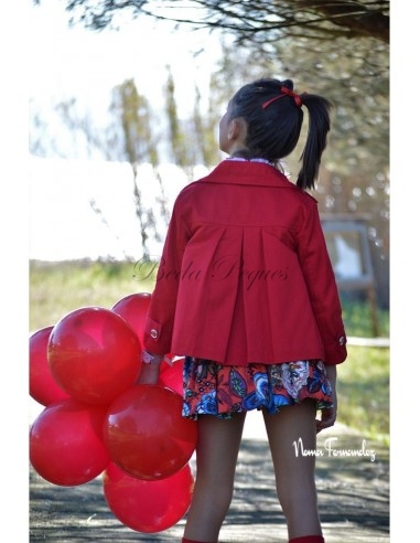 Noma Fernández gabardina corta color rojo