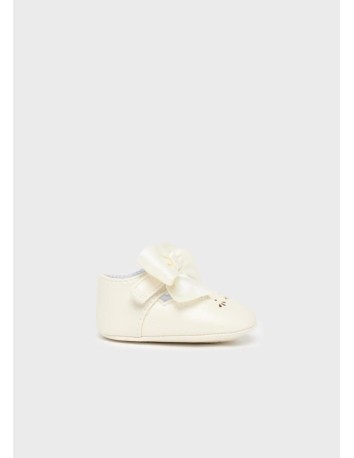 Mayoral newborn merceditas lazada color nacar