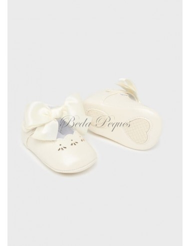 Mayoral newborn merceditas lazada color nacar