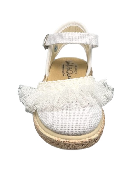 Zapato de tejido tipo lino ceremonia en color blanco combinado con tul y piso de yute