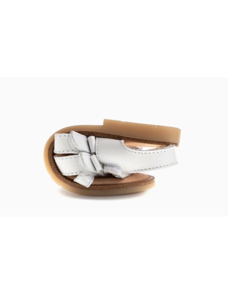 Pablosky Sandalias 438908 piel color blanco colección verano 2025