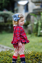 Blusón de bebé Lolittos Terrier de cuadros rojos y azul marino con cuello blanco perforado y braguitas a juego